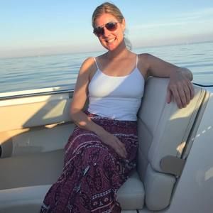 Meet your Posher, Carrie